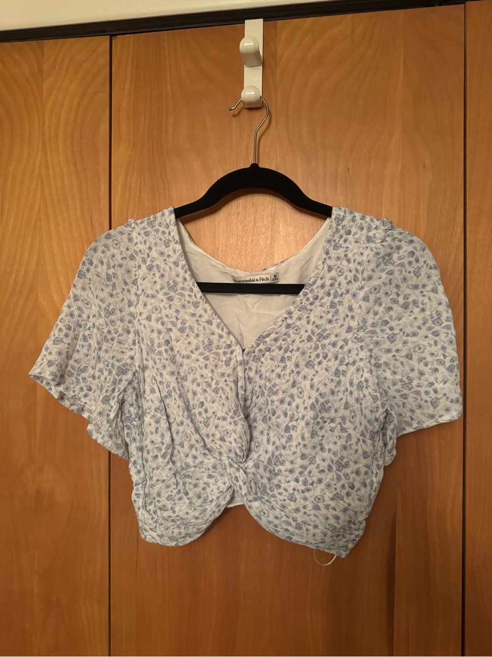 Abercrombie & Fitch Light Blue Floral Cropped Twist-Front Top
